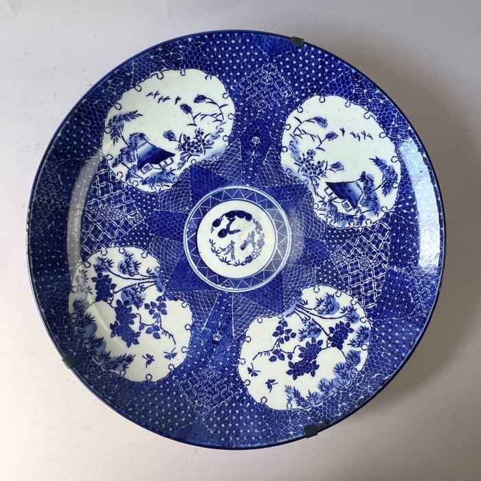 Tallerken - XL -Japanse Sometsuke - Blue  white - Imari wallplate - 1900's - Porcelæn