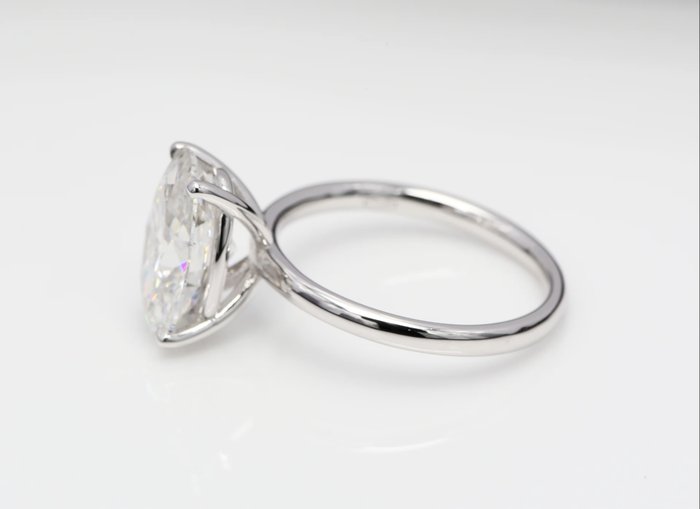 Ring - 18 kraat Hvidguld -  3.08ct. tw. Diamant (Laboratoriedyrket) - Oval F-VVS2