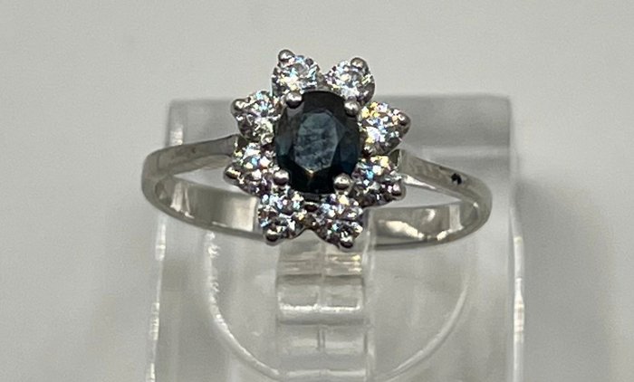 Ingen mindstepris - Ring - 18 kraat Hvidguld -  0.80ct. tw. Safir - Diamant