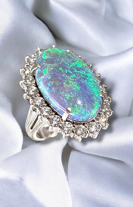 Ring Platin, Lækker platin sort opal  diamantring 3,40 karat -  3.40ct. tw. Diamant (Natur)