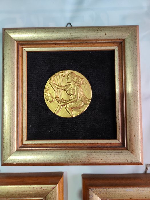 Italien. Salvador Dalí (1904-1989). A Collection of 3x Exclusive Medals by Salvador Dali