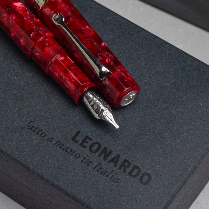 Leonardo "La piccolina" - stilografica rosso passione - Pen