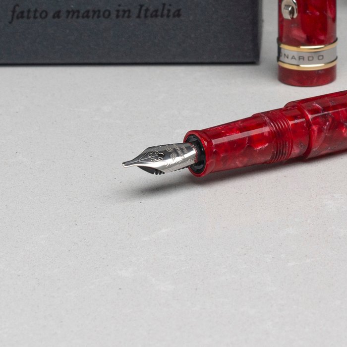 Leonardo "La piccolina" - stilografica rosso passione - Pen