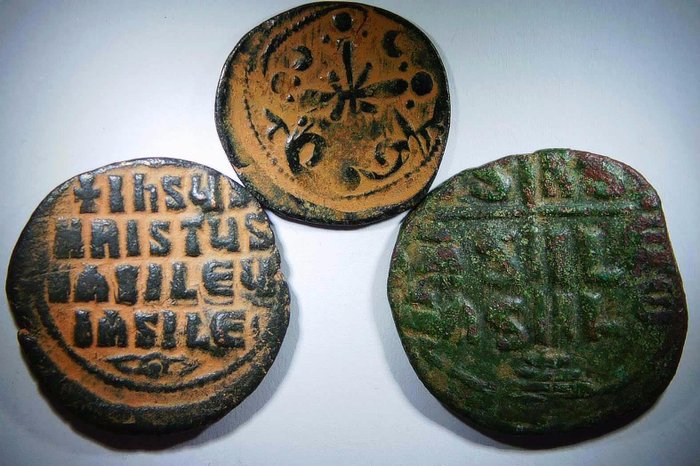 Byzantinske rige. Lot of 3 Æ coins Anonymous Series. Class A2, Class B, Class I  (Ingen mindstepris)