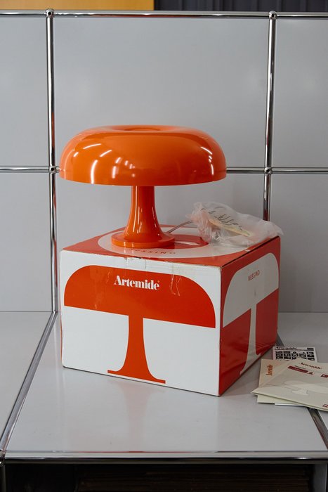 Artemide - Giancarlo Mattioli - Bordlampe - Nessino - Orange - Polycarbonat