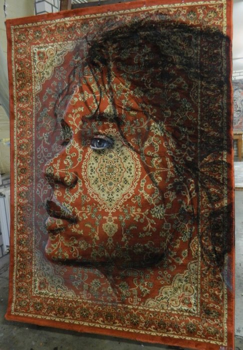 Jacqueline Klein Breteler - Nena portrait painting on a carpet - XXL