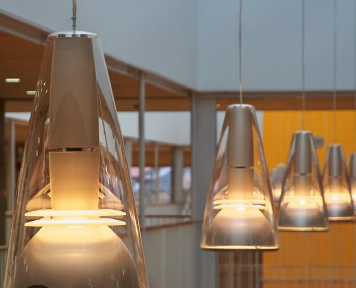 Louis Poulsen / PLH design - Loftslampe - Karisma konge - Aluminium, Akryl