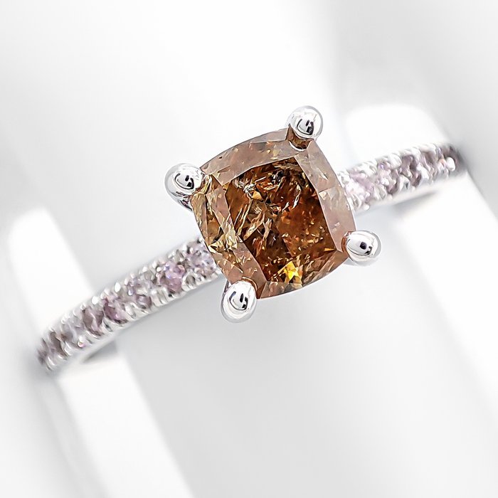 Ring - 14 karat Hvidguld -  1.22ct. tw. Orange Diamant (Naturfarvet) - Diamant