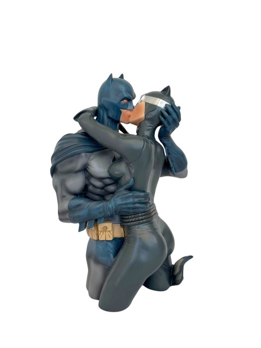 Batman  Catwoman Bust Sculpture - DC Comics