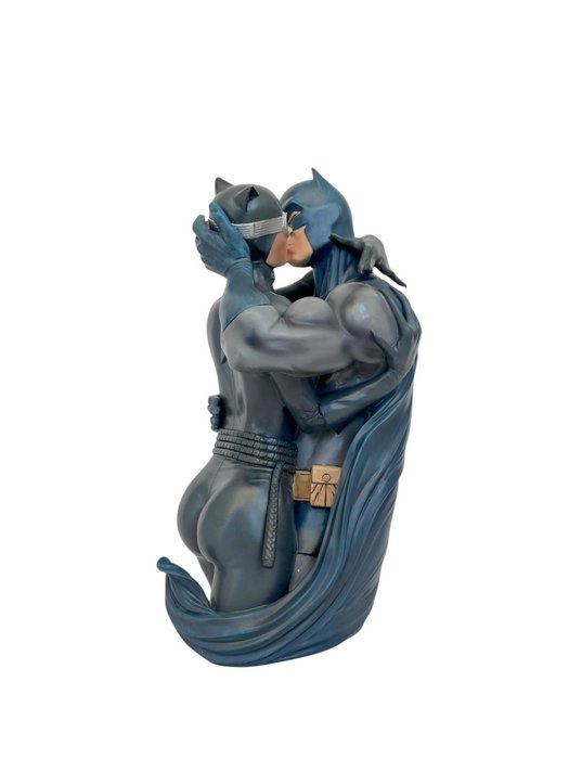 Batman  Catwoman Bust Sculpture - DC Comics