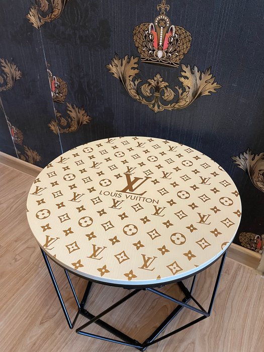 J.Reinhardt - Louis Vuitton Coffee Table - Heavenly Cream  Gold Ø40cm