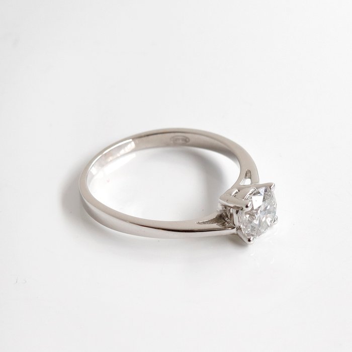 Ring - 18 kraat Hvidguld -  0.78ct. tw. Diamant (Natur)