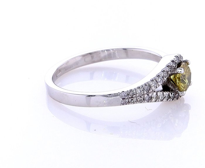 Ring - 14 karat Hvidguld -  060ct tw Diamant (Naturfarvet) - Diamant