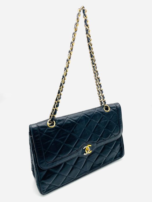 Chanel - CHANEL Matelassé Paris Limited Edition Lamb Skin W Flap - Skuldertaske