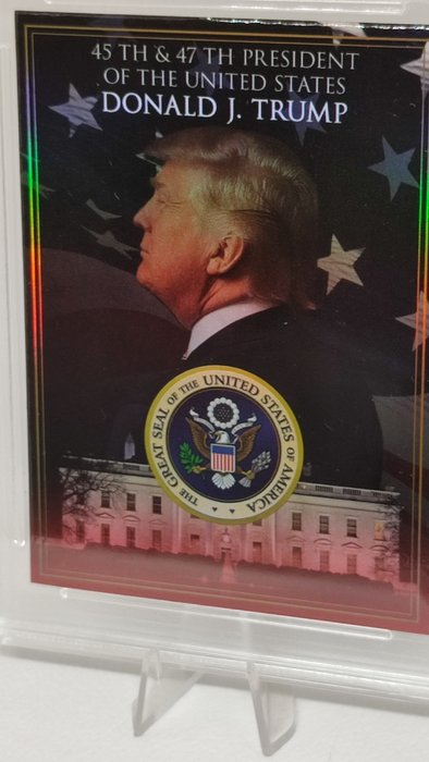 Donald J. Trump Collectible Card Graded card - 45th  47th President of the United States - WCG 10