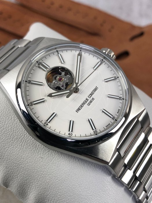 Frédérique Constant - Highlife Heartbeat Automatic - FC-310S4NH6B - Mænd - 2011-nu