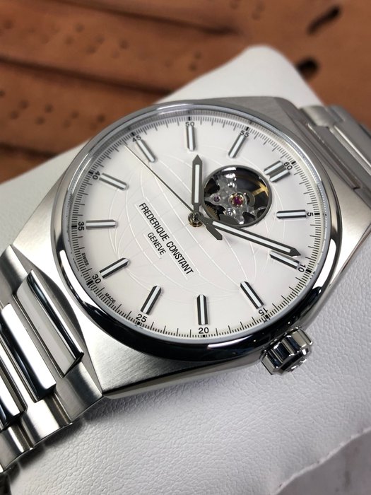 Frédérique Constant - Highlife Heartbeat Automatic - FC-310S4NH6B - Mænd - 2011-nu