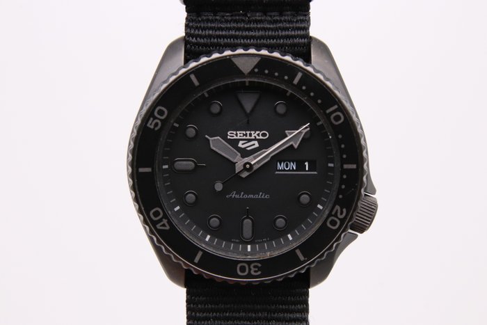 Seiko - Seiko 5 - Ingen mindstepris - SRPD79K1 | 4R36-07G0 | "BLACKOUT" - Mænd - 2011-nu