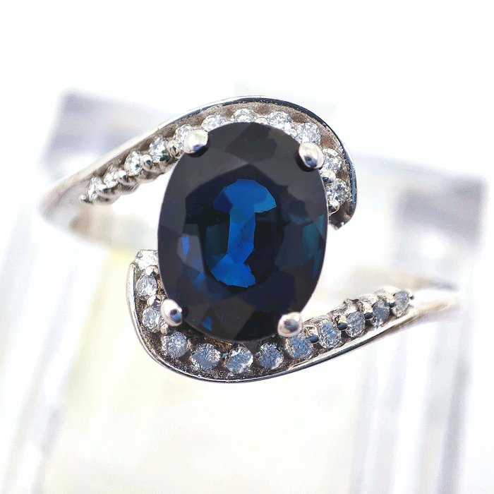 Ingen mindstepris - Ring - 18 kraat Hvidguld -  2.60ct. tw. Safir - Diamant