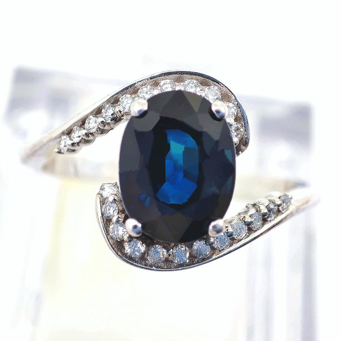 Ingen mindstepris - Ring - 18 kraat Hvidguld -  2.60ct. tw. Safir - Diamant