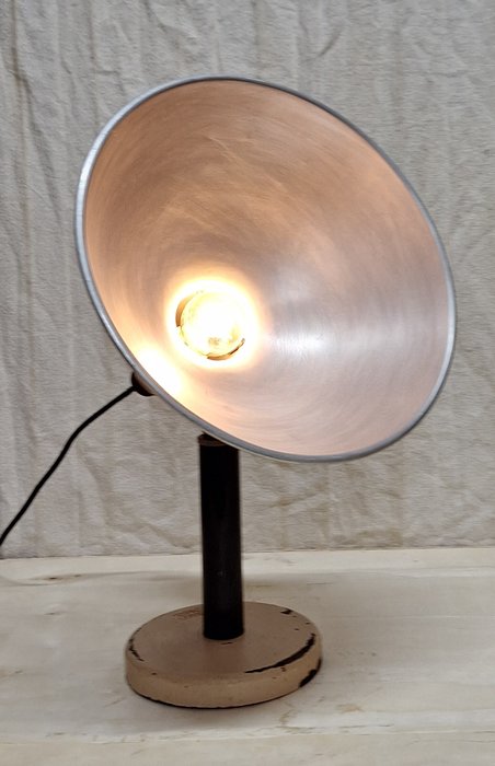 Triple R - Lampe - Metal, Træ - Industrielt skrotdesign