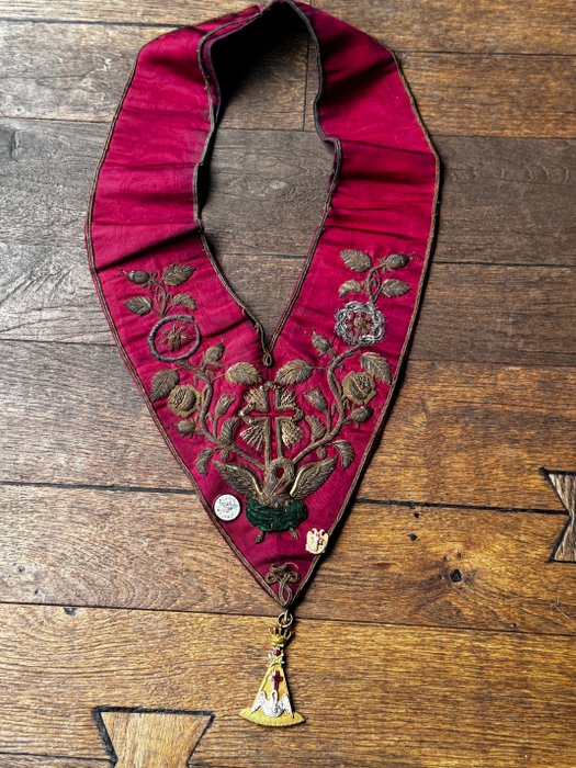 Storbritannien - Medalje - Circa 1870 Old Design Ceremony used Masonic Rose Croix 18th Degree Collar  Jewel incl 2 pins - 1870