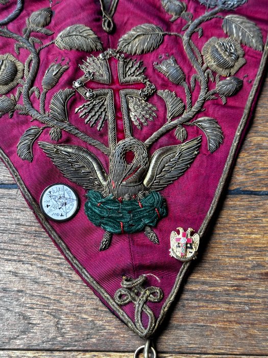 Storbritannien - Medalje - Circa 1870 Old Design Ceremony used Masonic Rose Croix 18th Degree Collar  Jewel incl 2 pins - 1870