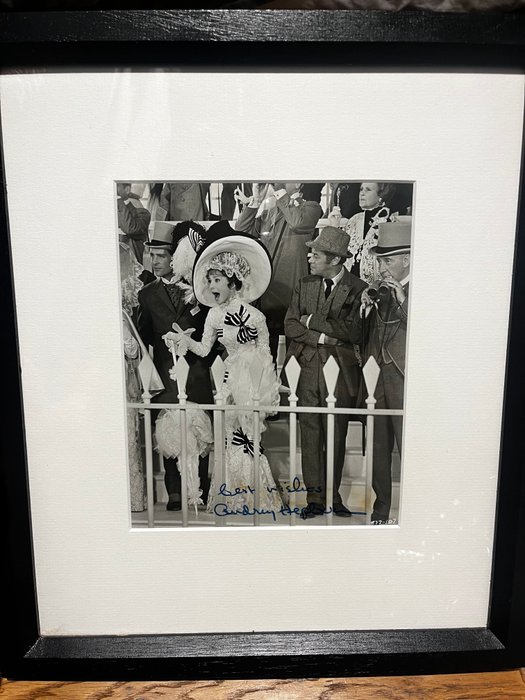 My Fair Lady - Vintage photo, signed by Audrey Hepburn - Framed - See COA for provenance