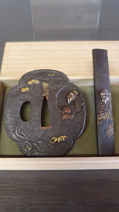 Katana - Jern, guld, sølv. - Tsuba  kozuka Monk - Japan - Edo-perioden (1600-1868)