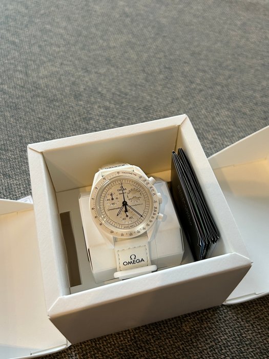 Swatch - MoonSwatch Mission to the MoonPhase - Ingen mindstepris - Unisex - 2020+