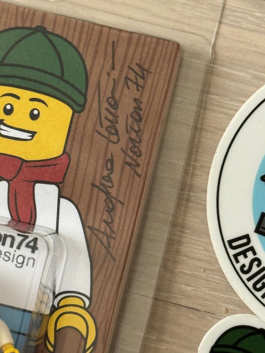 Lego - Minifigurer - Norton74 Minifigure A-Frame Cabin Edition - Andrea Lattazio, designer Lego IDEAS A-Frame Cabin 21338 - 2020+ - Italien