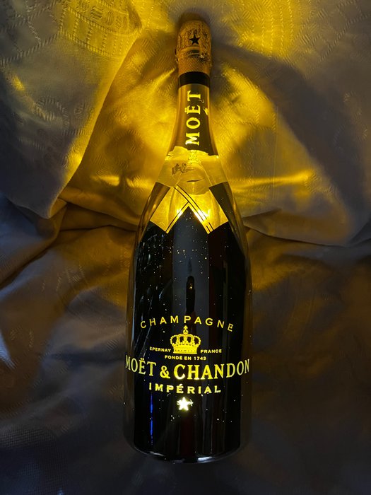 Moët  Chandon, Luminous - Épernay - 1 Magnum (1,5 L)