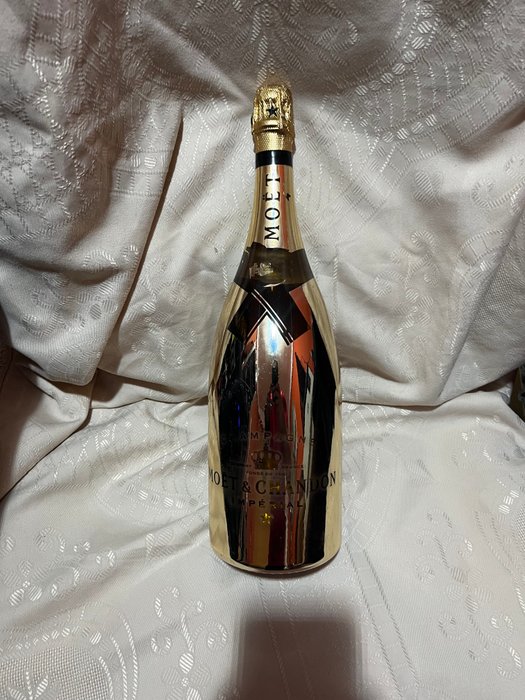 Moët  Chandon, Luminous - Épernay - 1 Magnum (1,5 L)