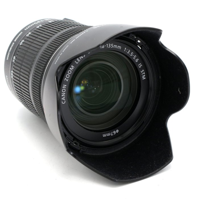 Canon EF-S 18-135mm F/3.5-5.6 IS STM met zonnekap en filter | Zoomobjektiv