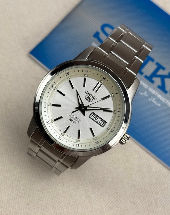 Seiko - 5 - Automatic Day Date - Ingen mindstepris - SNKM83K1 - Mænd - 2011-nu