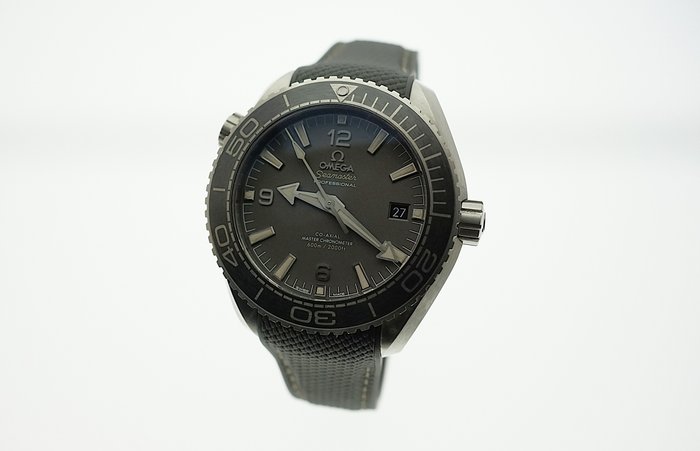 Omega - Seamaster Planet Ocean 600m June 2024 Full Set 39 Jewels Cal 8900 - 215.32.44.21.01.002 - Mænd - 2020+