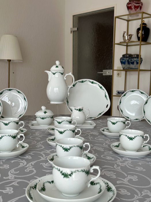 Fürstenberg - Schloßgarten - Kaffe og te service (36) - grüne Rosenranke - Porcelæn - Kaffeservering til 10 personer