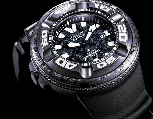 Citizen - Diver's Eco Drive 300 BAR "GODZILLA" - Limited Edition 024 - Ingen mindstepris - Mænd - 2024