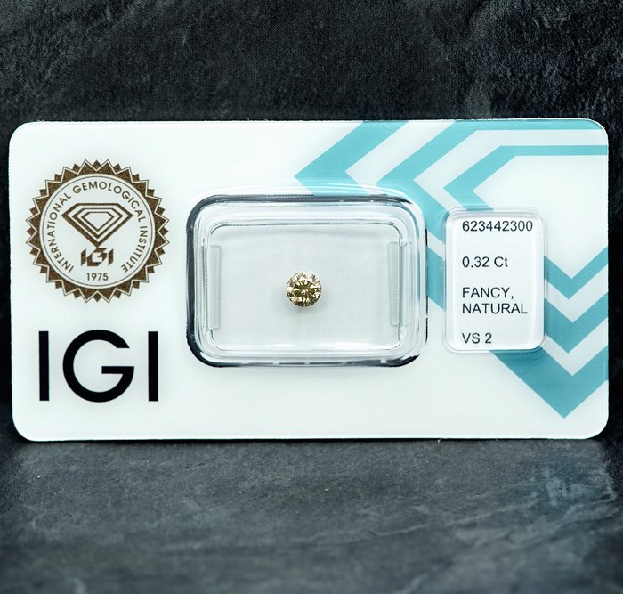 1 pcs Diamant  (Naturfarvet)  - 0.32 ct - Fancy light Brunlig Gul - VS2 - International Gemological Institute (IGI)