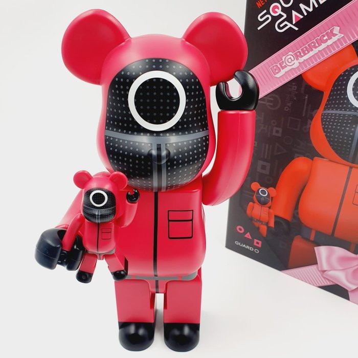 Medicom Toy - Be@rbrick 400% 100% Squid Game Circle Bearbrick 2022