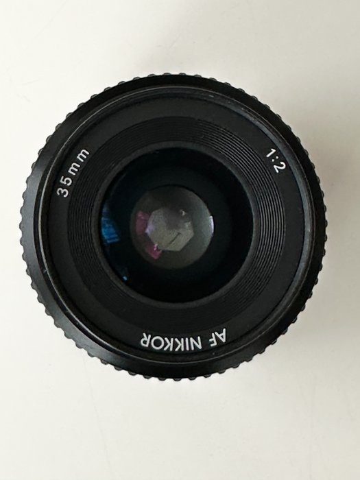 Nikon AF Nikkor 2/35mm Vidvinkelobjektiv