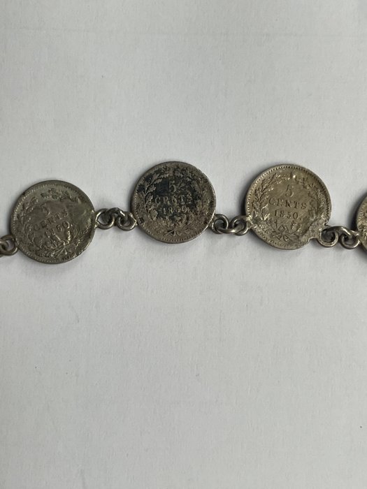 Holland. Ketting Nederlandse muntenn van 5 Cents  (Ingen mindstepris)