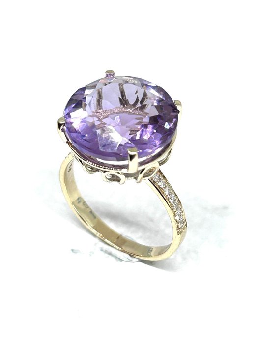 Ring - 14 karat Gulguld -  5.93ct. tw. Ametyst - Diamant