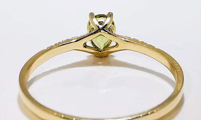 Ingen mindstepris - Ring - 14 karat Gulguld Peridot