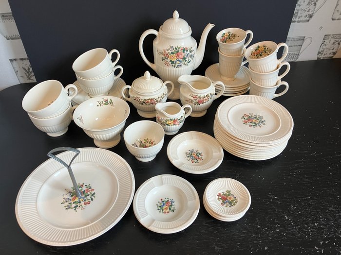 Wedgwood - Kaffe og te service (41) - Edme Conway - Porcelæn