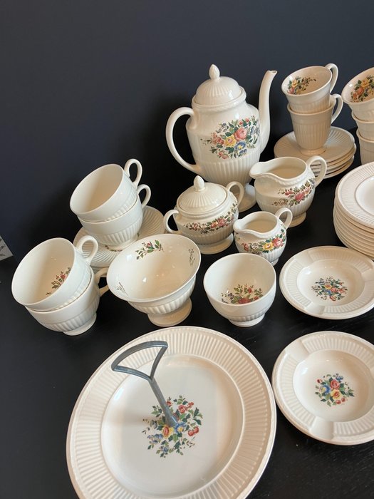 Wedgwood - Kaffe og te service (41) - Edme Conway - Porcelæn