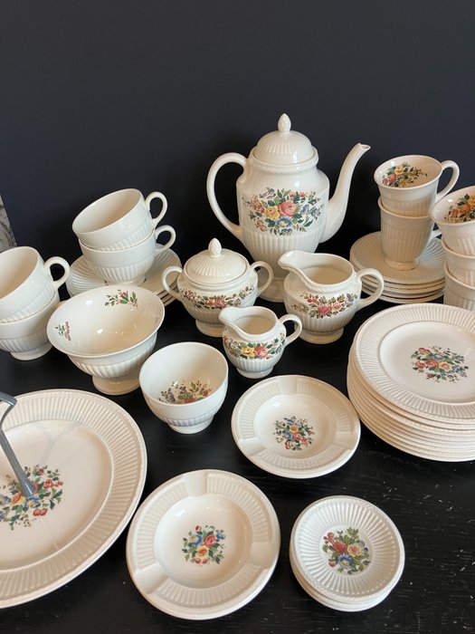 Wedgwood - Kaffe og te service (41) - Edme Conway - Porcelæn