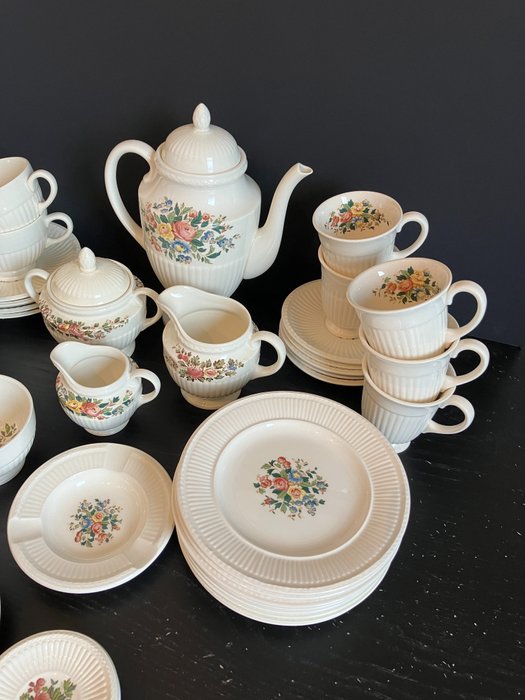 Wedgwood - Kaffe og te service (41) - Edme Conway - Porcelæn