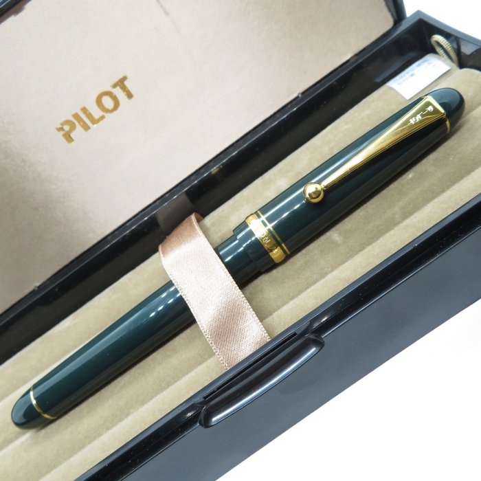 Pilot - Custom 74 (Dark Green) - Fyldepen