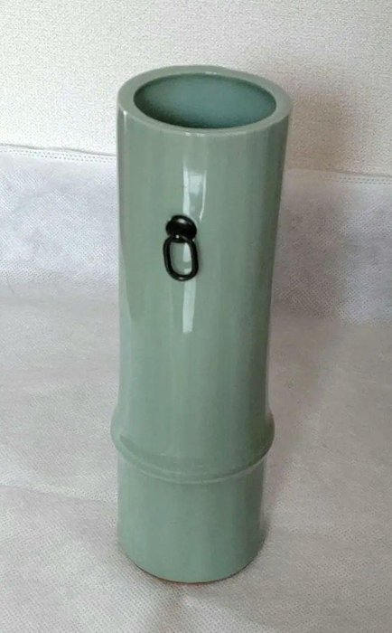 Celadon Bambusformet vase - Porcelæn - Miyanaga Tozan Ⅱ（1907-1995） - Japan - Shōwa-periode (1926-1989)